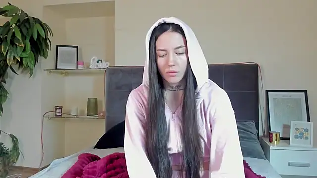 AdrianaCult online show from February 9, 2026, 6:17 am