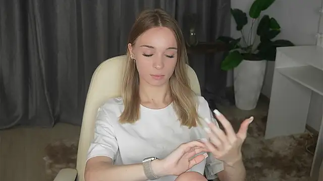 Snapshot of RobbiMeckler chatting on December 17, 2025, 9:59 am RobbiMeckler online show from December 17, 2025, 9:59 am