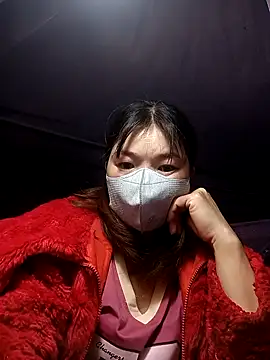 Snapshot of May-Ne chatting on December 20, 2025, 1:07 pm May-Ne online show from December 20, 2025, 1:07 pm