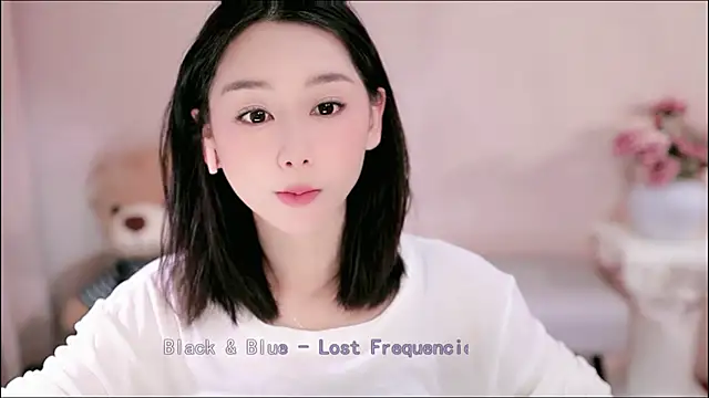 Snapshot of IamMeow- chatting on March 4, 2026, 1:06 pm IamMeow- online show from March 4, 2026, 1:06 pm