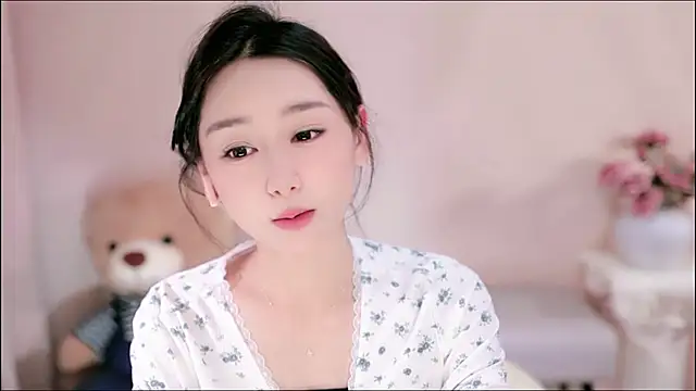 Snapshot of IamMeow- chatting on March 5, 2026, 1:18 pm IamMeow- online show from March 5, 2026, 1:18 pm