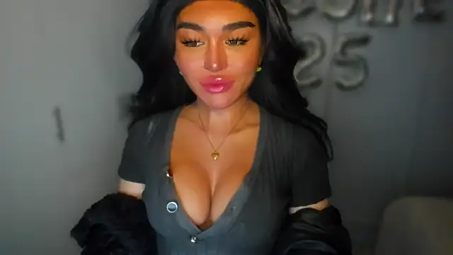 Snapshot of mxshemale_ladyboy chatting on January 1, 2025, 5:44 pm mxshemale ladyboy online show from January 1, 2025, 5:44 pm