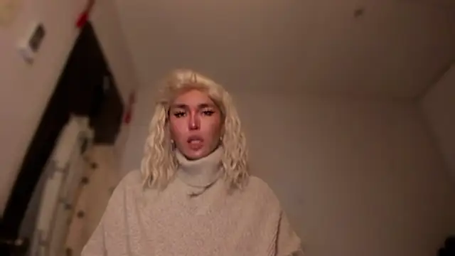 Snapshot of mxshemale_ladyboy chatting on November 2, 2025, 3:47 pm mxshemale ladyboy online show from November 2, 2025, 3:47 pm