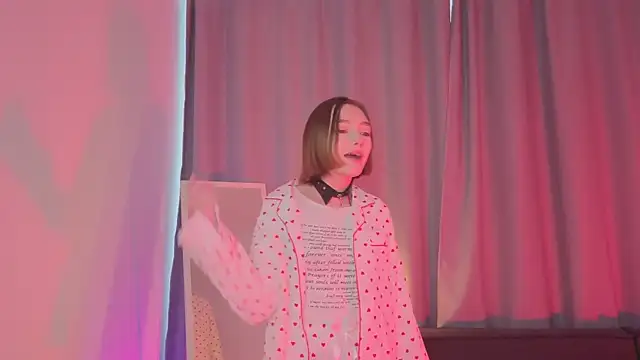 Leyla crsh online show from January 14, 2026, 5:13 am