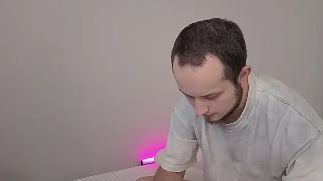 Snapshot of Pearl_couple chatting on March 12, 2026, 9:04 am Pearl couple online show from March 12, 2026, 9:04 am