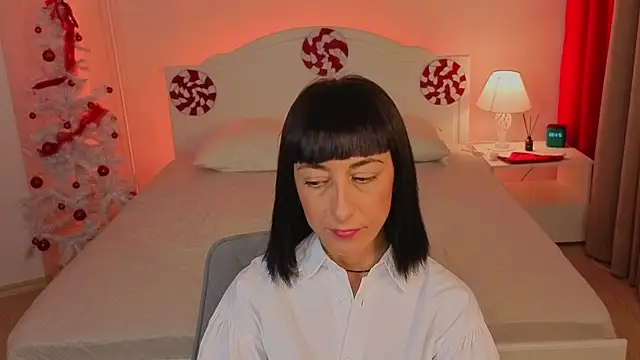 Snapshot of Ministerelia chatting on December 17, 2025, 2:34 pm Ministerelia online show from December 17, 2025, 2:34 pm