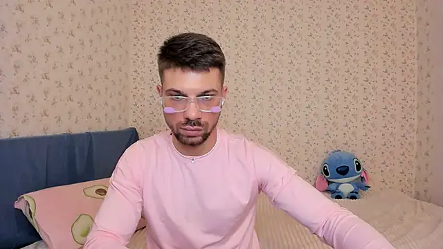 Snapshot of Tony_Wolf chatting on December 20, 2025, 7:32 pm Tony Wolf online show from December 20, 2025, 7:32 pm