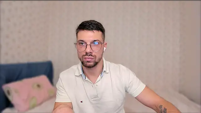 Snapshot of Tony_Wolf chatting on December 21, 2025, 9:00 pm Tony Wolf online show from December 21, 2025, 9:00 pm