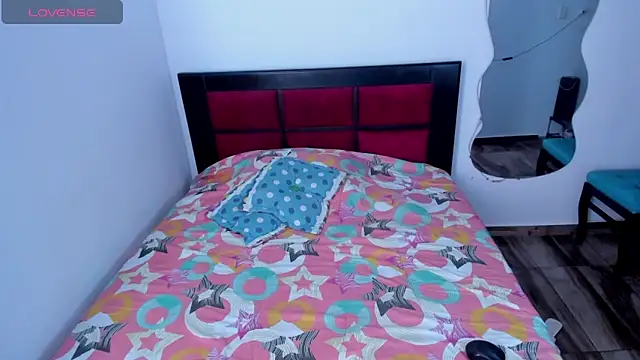 CRISTAL T2 online show from February 25, 2026, 7:45 pm