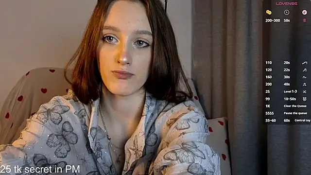 Snapshot of LisaBoddy chatting on May 4, 2026, 1:40 pm LisaBoddy online show from May 4, 2026, 1:40 pm