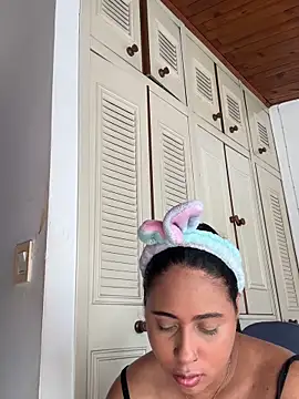 Snapshot of Valery__lovex chatting on May 4, 2026, 1:07 pm Valery lovex online show from May 4, 2026, 1:07 pm