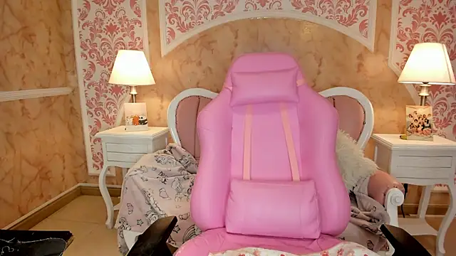 Snapshot of Saakura chatting on December 17, 2025, 8:37 pm Saakura online show from December 17, 2025, 8:37 pm