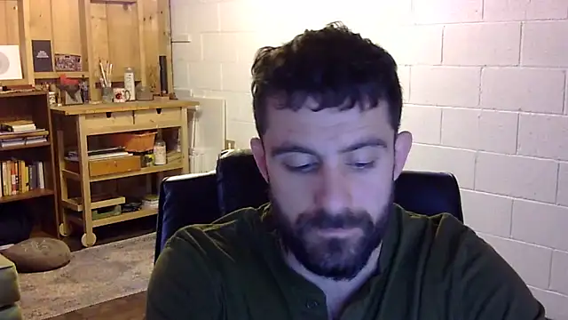 Snapshot of TenFifty1050 chatting on December 16, 2025, 2:22 pm TenFifty1050 online show from December 16, 2025, 2:22 pm