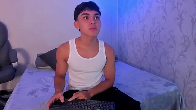  TaylorBlack online show from December 17, 2025, 11:27 am