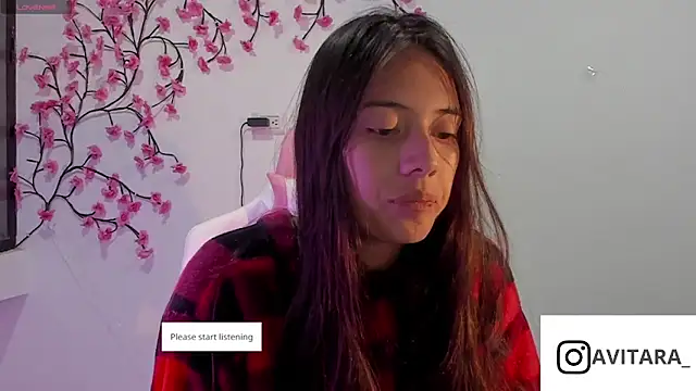 vanesita  online show from April 28, 2026, 1:48 am