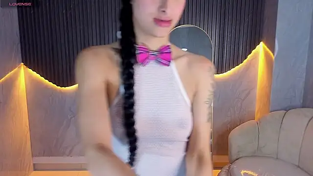 Tifany Tx online show from July 27, 2026, 8:05 pm