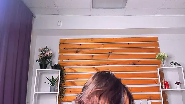 Mary Bryantt online show from March 18, 2026, 1:20 am