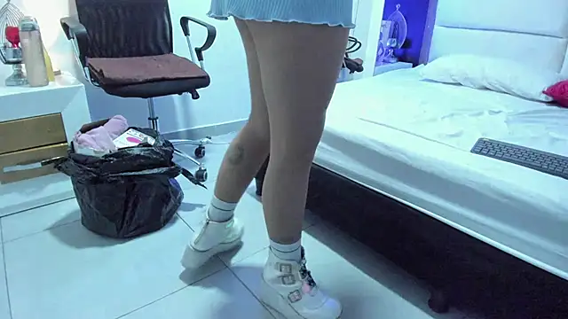 JuliMonroe19 online show from February 17, 2026, 12:45 pm