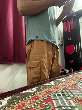 hot gym b0y online show from March 11, 2026, 11:55 pm