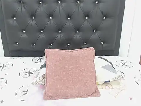 Snapshot of Queenbusty1 chatting on January 10, 2026, 2:13 am Queenbusty1 online show from January 10, 2026, 2:13 am