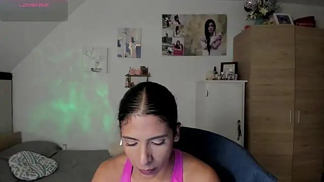 Snapshot of VEROSlen- chatting on June 3, 2026, 3:31 am VEROSlen- online show from June 3, 2026, 3:31 am
