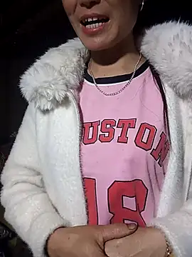 Girl cutee online show from March 15, 2026, 12:22 pm