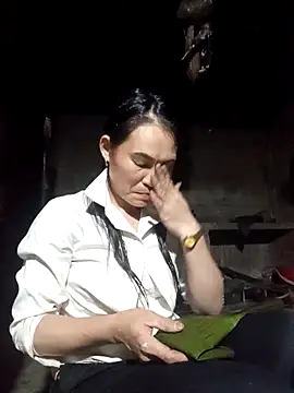 Girl cutee online show from March 17, 2026, 12:52 pm