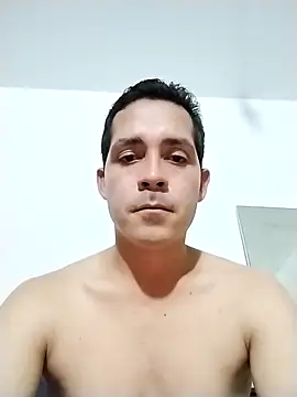 Chris hot33 online show from December 17, 2025, 2:39 am