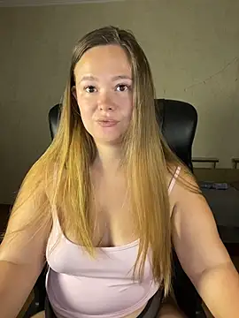 Snapshot of CaramelleSugarr chatting on June 29, 2026, 6:41 pm CaramelleSugarr online show from June 29, 2026, 6:41 pm