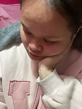 Snapshot of Thanhhuyen001 chatting on February 9, 2026, 3:54 am Thanhhuyen001 online show from February 9, 2026, 3:54 am