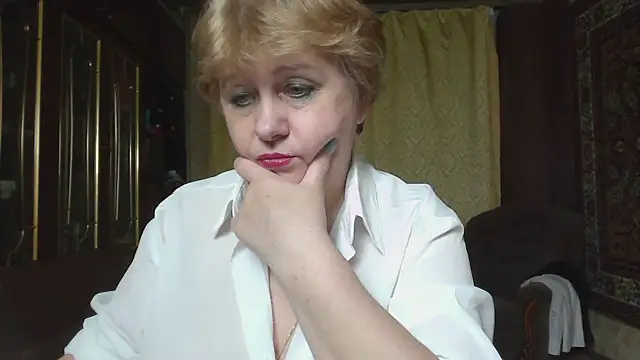 Snapshot of Casey_peach chatting on May 14, 2026, 6:37 pm Casey peach online show from May 14, 2026, 6:37 pm