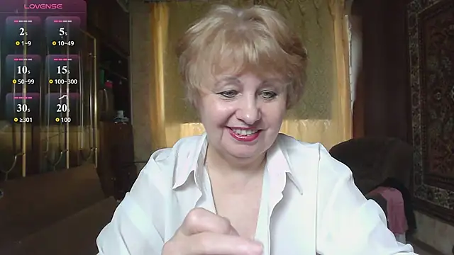 Snapshot of Casey_peach chatting on June 21, 2026, 7:00 am Casey peach online show from June 21, 2026, 7:00 am