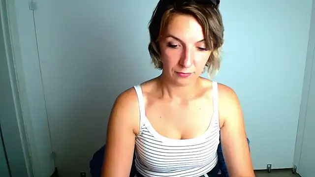 Snapshot of Lana_Foxyy chatting on August 5, 2026, 12:52 pm Lana Foxyy online show from August 5, 2026, 12:52 pm