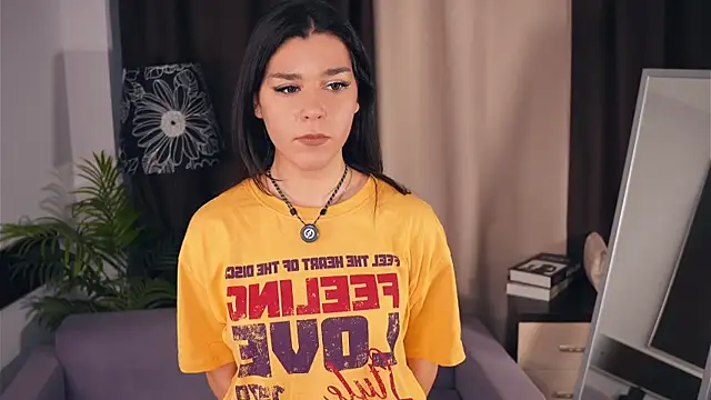 Snapshot of GenaSeidner chatting on December 17, 2025, 10:32 am GenaSeidner online show from December 17, 2025, 10:32 am