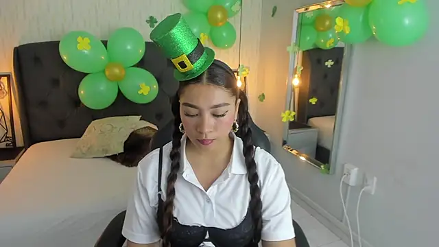 angelinemore online show from March 17, 2026, 8:45 pm