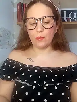 Snapshot of SofiEsteves chatting on June 9, 2026, 1:56 pm SofiEsteves online show from June 9, 2026, 1:56 pm