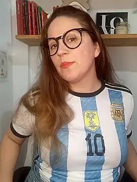 Snapshot of SofiEsteves chatting on June 17, 2026, 3:24 pm SofiEsteves online show from June 17, 2026, 3:24 pm