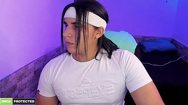 Snapshot of latinboyfit chatting on April 5, 2026, 6:49 pm latinboyfit online show from April 5, 2026, 6:49 pm