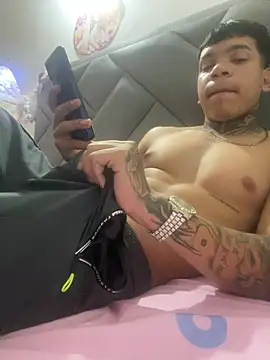 Niaquint online show from February 10, 2026, 2:48 am