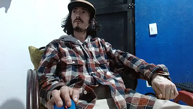 Snapshot of sk8-boy chatting on June 22, 2026, 4:20 am sk8-boy online show from June 22, 2026, 4:20 am