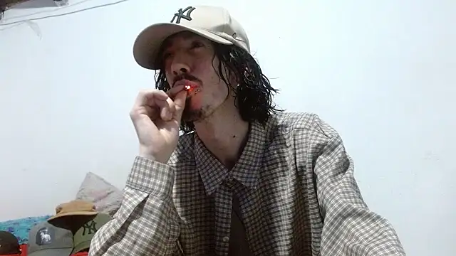 Snapshot of sk8-boy chatting on July 22, 2026, 11:40 pm sk8-boy online show from July 22, 2026, 11:40 pm