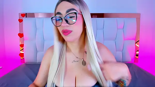 CamilleJuicy  online show from July 7, 2026, 12:53 pm