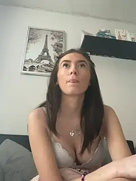 Snapshot of Keriacat_ chatting on January 6, 2026, 3:27 pm Keriacat online show from January 6, 2026, 3:27 pm