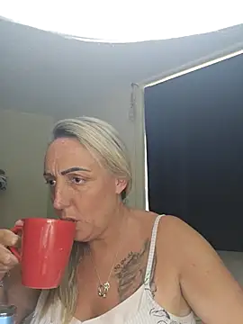 theblondecocklover online show from April 26, 2026, 8:12 am