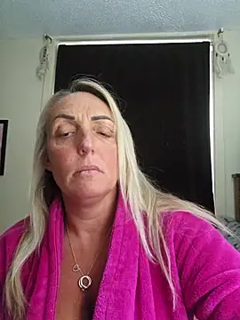 theblondecocklover online show from May 3, 2026, 8:09 am