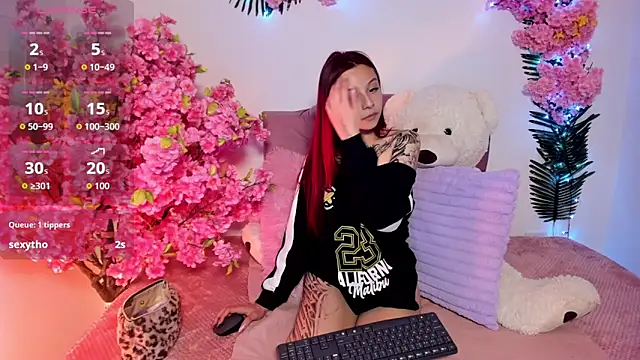 Nickie reed  online show from February 23, 2026, 9:45 pm