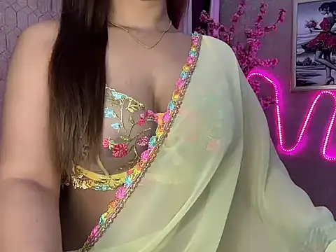 DimondGirl  online show from May 10, 2026, 7:52 pm
