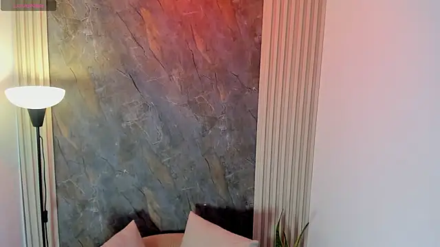 alina souvage  online show from March 14, 2026, 11:37 am