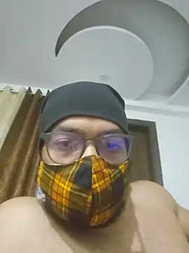 NunnuLelo online show from June 24, 2026, 9:47 pm