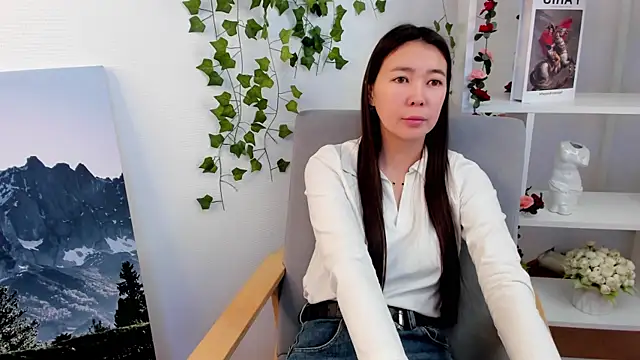 Snapshot of BettinaHuus chatting on December 17, 2025, 5:46 am BettinaHuus online show from December 17, 2025, 5:46 am